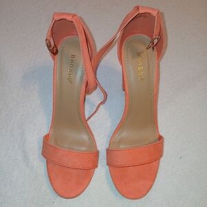 NWT Sz.8.5 Womens Bamboo Rampage Heels